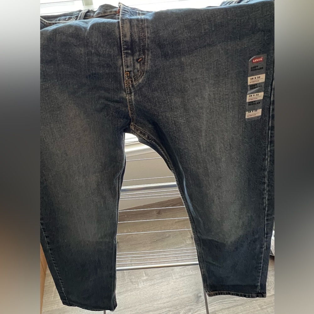 Levi’s 505 men’s regular jeans-medium wash Brand new with tags, never worn 38x32